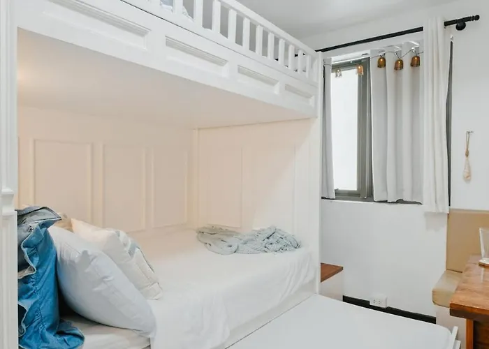 Apartment Coastal In Kl Tower Serviced Residences, Greenbelt, Makati! Maximum Capacity 5 Pax! *