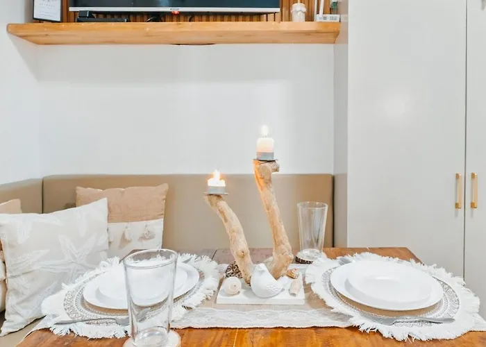 Coastal In Kl Tower Serviced Residences, Greenbelt, Makati! Maximum Capacity 5 Pax! Apartment Manila