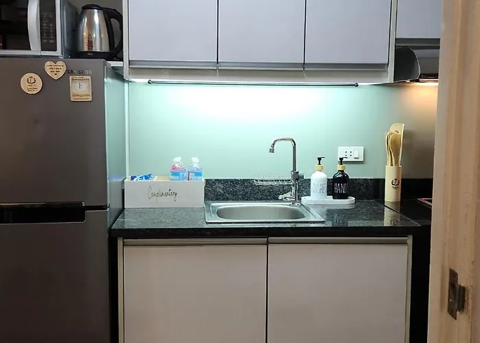 Coastal In Kl Tower Serviced Residences, Greenbelt, Makati! Maximum Capacity 5 Pax! Apartment Manila